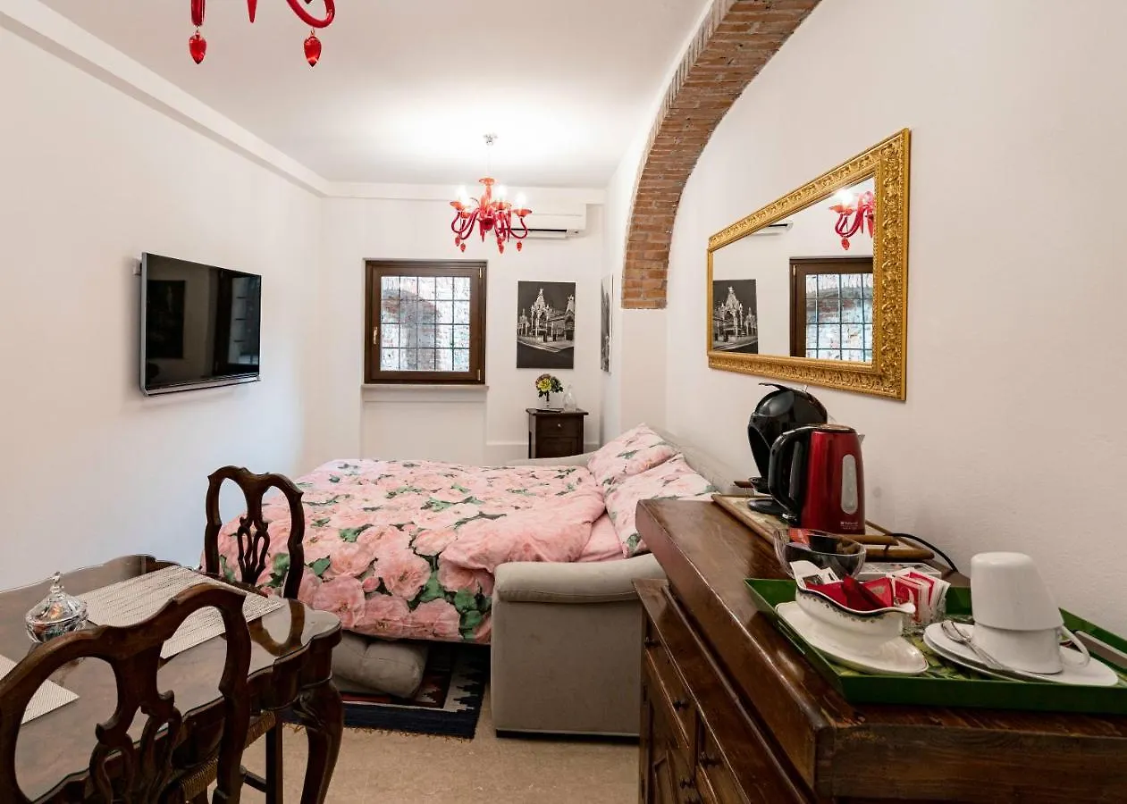 Pied A Terre - Bohemien Apartment Verona Italy