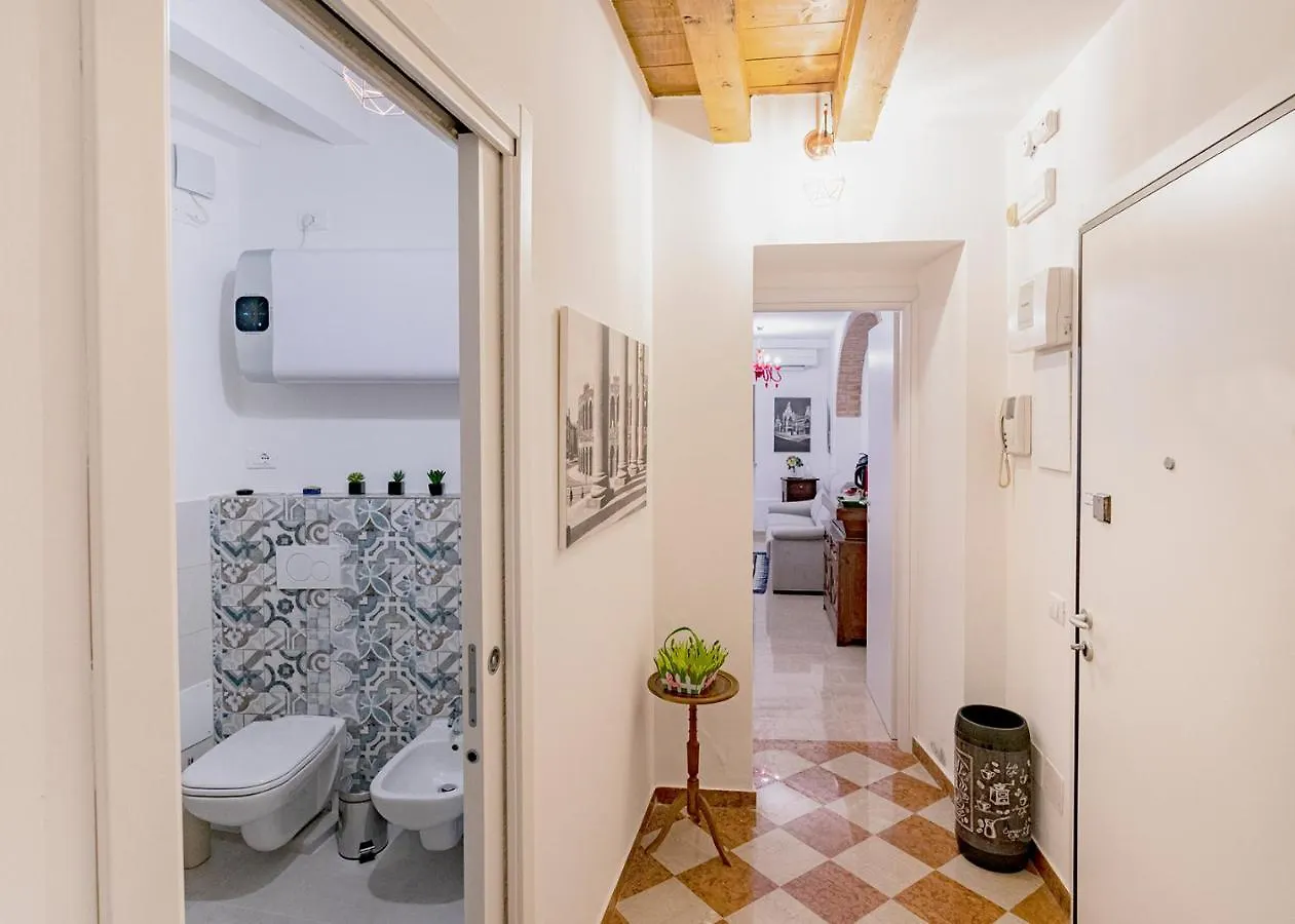 Pied A Terre - Bohemien Apartment Verona Italy