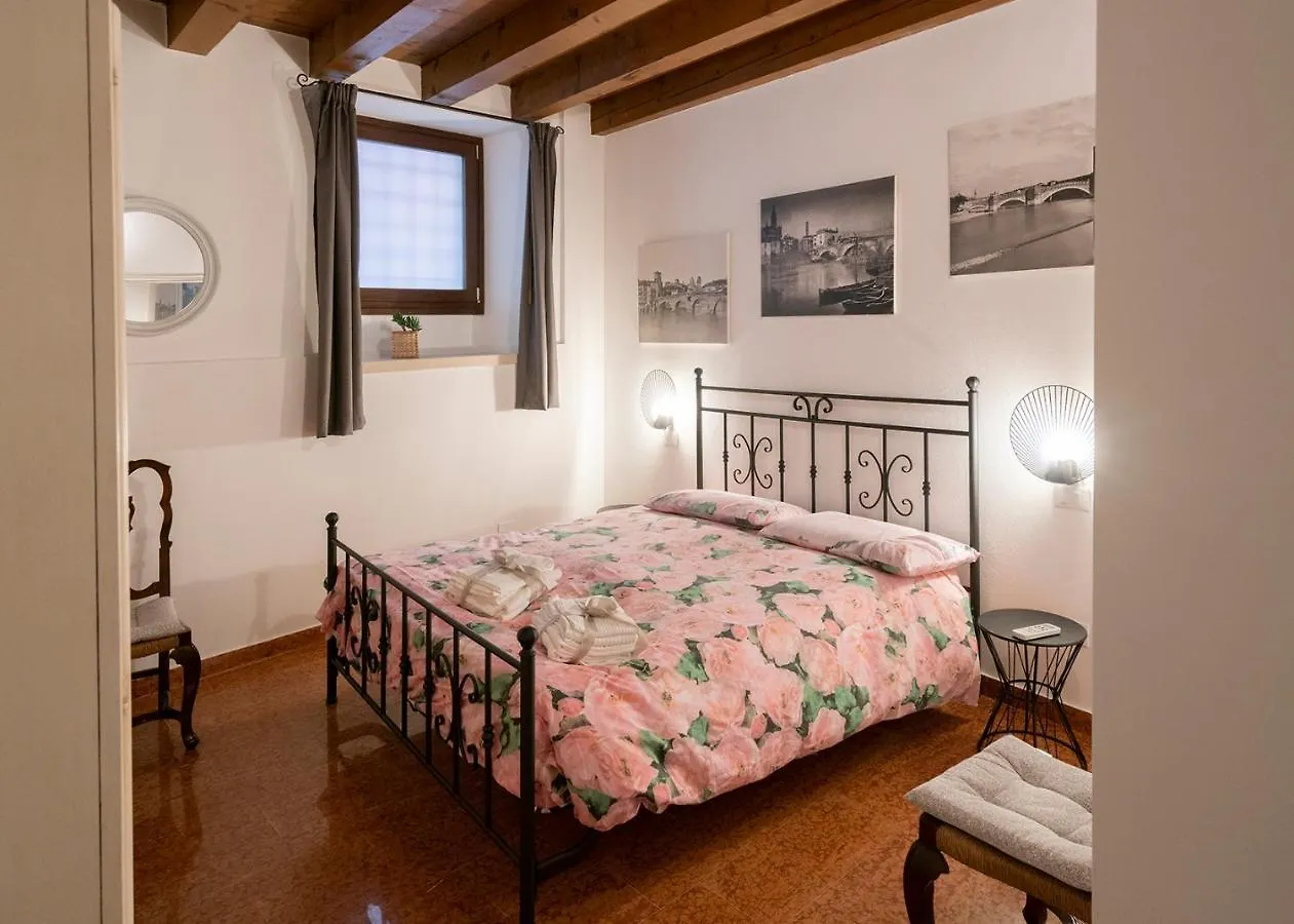 Pied A Terre - Bohemien Apartment Verona 0*,