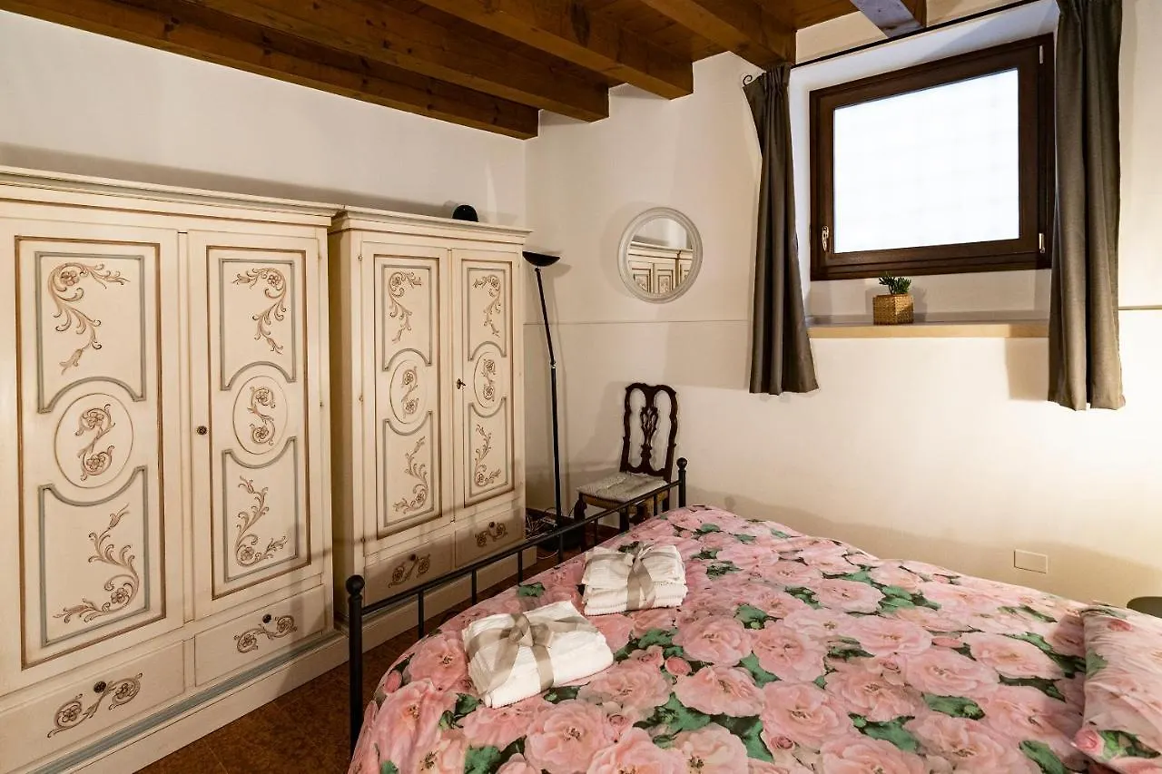 Pied A Terre - Bohemien Apartment Verona Italy